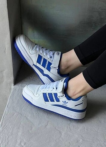 39 Beden beyaz Renk Adidas Forum Low Lacivert spor ayakkabı sıfır magazadan etiketl