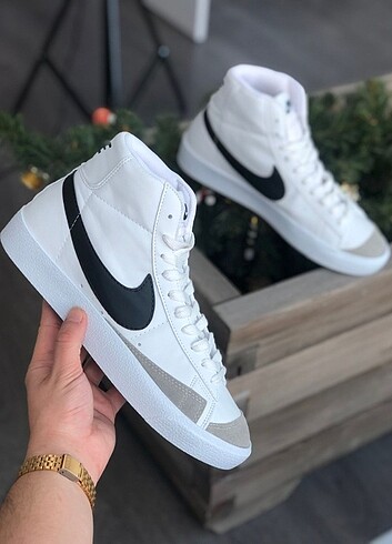 37 Beden NİKE BLAZER SIFIR ÜRÜN KOKU TERLEME YAPMAZ 3 CM TOPUK BOYU