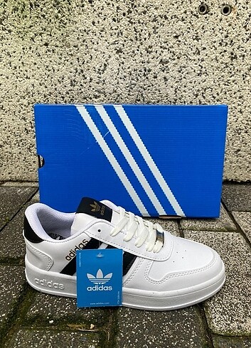 Adidas bay bayan Spor Ayakkabı sıfır magazadan etiketli numara