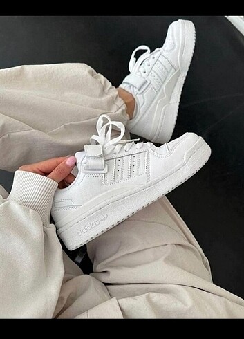 Adidas Adidas Forum Low Lacivert spor ayakkabı sıfır magazadan etiketl