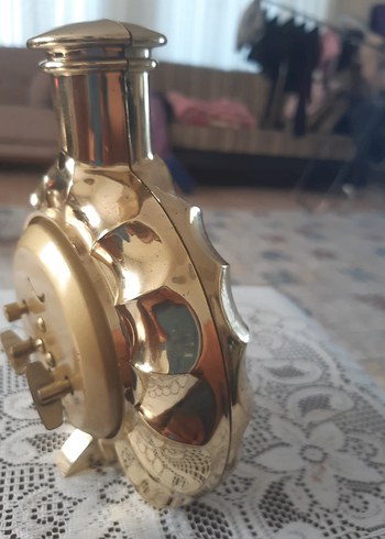 Beden altın Renk Kurmalı Masa Saati