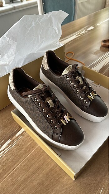 Michael Kors Poppy Sneaker