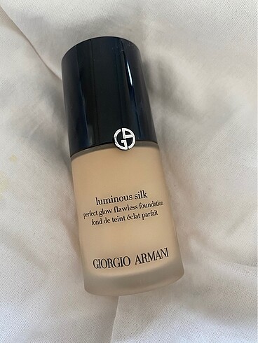 Armani luminous silk fondoten