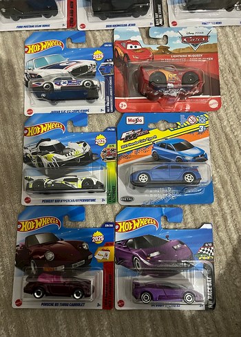 Hot Wheels Lotus Cortina Beyaz Oyuncak Araba - Görsel 6