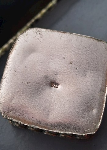 Beden çeşitli Renk Üzeri inci süslemeli 925 damgalı gümüş antika kutu