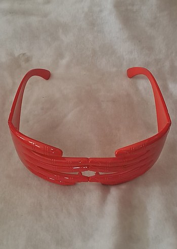 Kırmızı Avant-Garde Elastik parti gözlüğü - Görsel 2