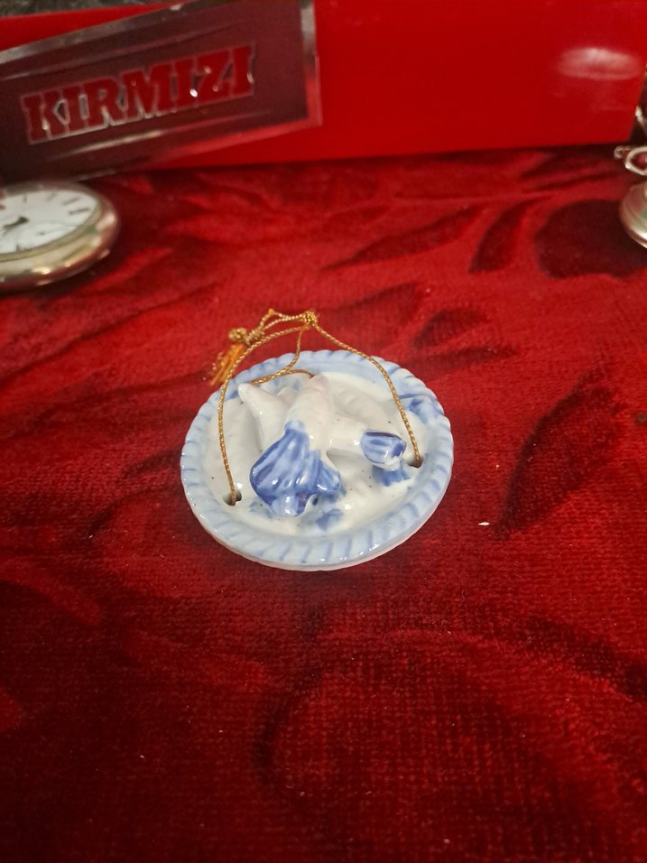 Porselen balıkçı biblo kefesi Mavi ve Beyaz  Figürin - Görsel 2