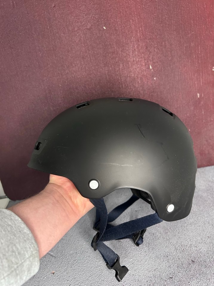 Siyah Kask - Görsel 3