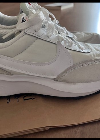 Beyaz Nike Kadın Spor Ayakkabı - Görsel 2