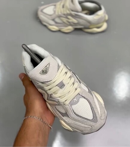 39 Beden beyaz Renk New Balance 9060