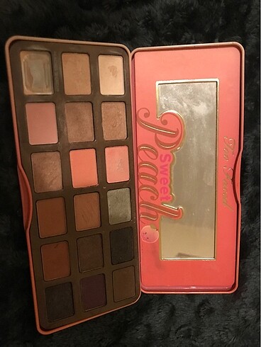 Too faced far paleti