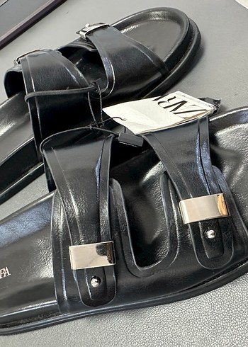 Zara Siyah Parlak Tokalı Suni Deri Kadın Terlik - Görsel 8