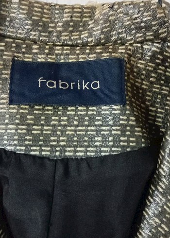 Düğmeli Gri Kısa Kadın Ceket - Görsel 3