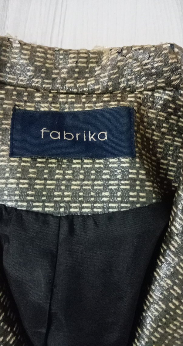 Düğmeli Gri Kısa Kadın Ceket - Görsel 3