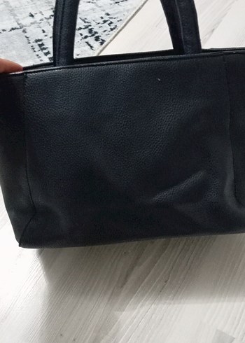 Siyah Deri Kadın El Çantası - GUES - Görsel 3