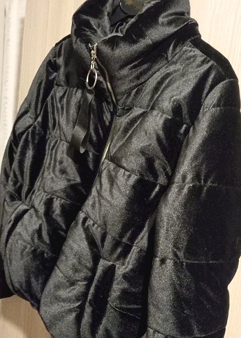 Siyah Parlak Kısa Kürklü Kadın Mont - Görsel 3