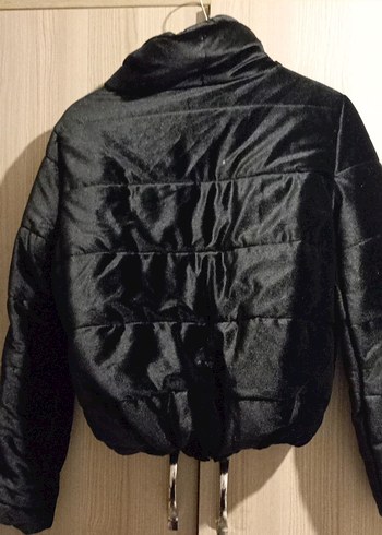 Siyah Parlak Kısa Kürklü Kadın Mont - Görsel 6