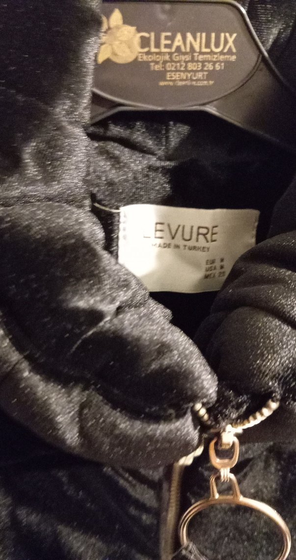 Siyah Parlak Kısa Kürklü Kadın Mont - Görsel 4