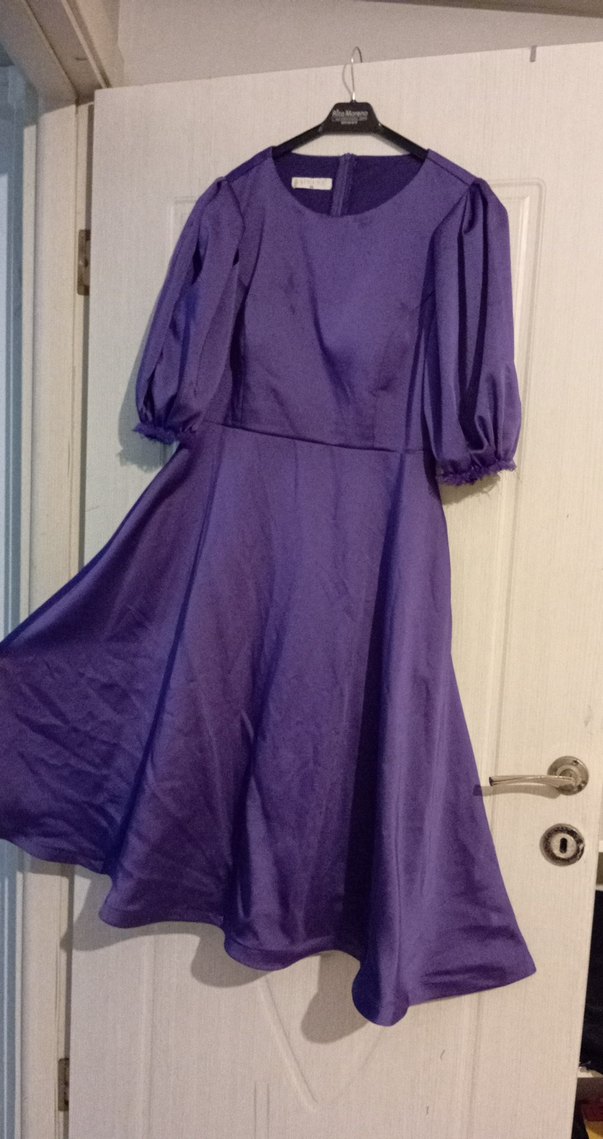 Uzun Mor Saten Elbise - Görsel 3