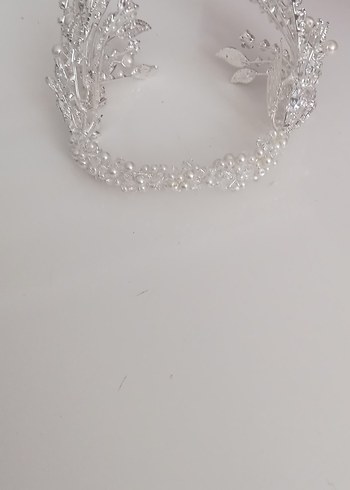 İnci ve Metal Detaylı Saç Aksesuarı gelin tacı - Görsel 3