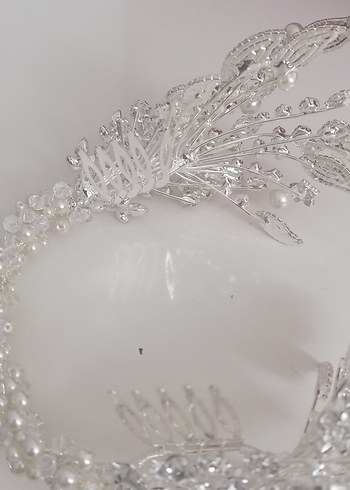 İnci ve Metal Detaylı Saç Aksesuarı gelin tacı - Görsel 4