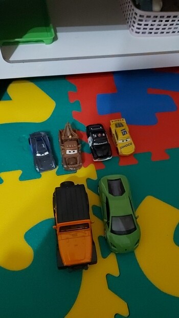 Metal oyuncak araba 6 adet
