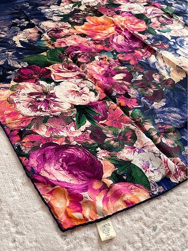 Armine ipek eşarp - Görsel 3