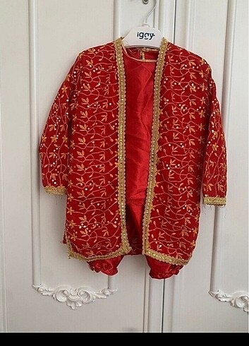 Kız bebek bindallı