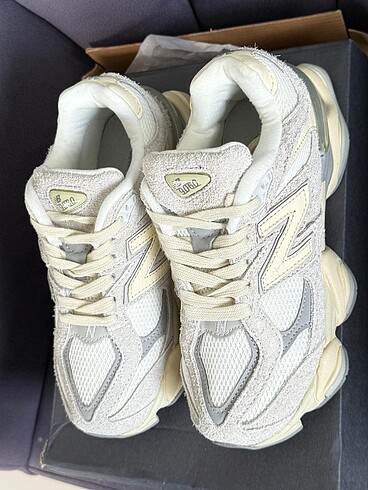 37 Beden beyaz Renk New Balance 9060