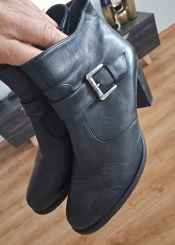 Tokalı Siyah Deri Kadın Biker Bot - Görsel 2