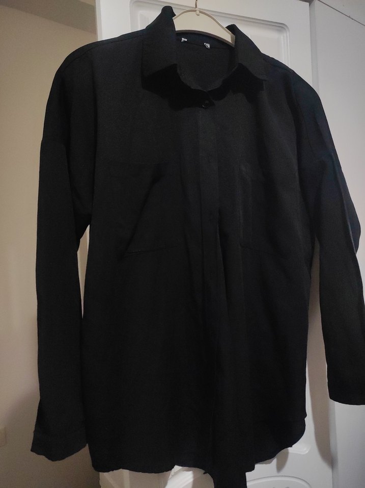 Siyah Düğmeli Kadın Gömlek - Görsel 3