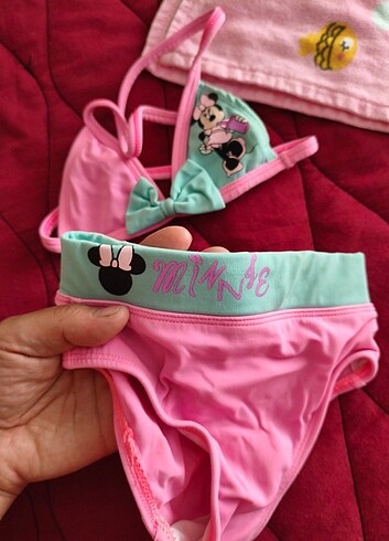 Çocuk Mayo,bikini,hasır şapkalar,deniz ayakkabısı ve havlusu