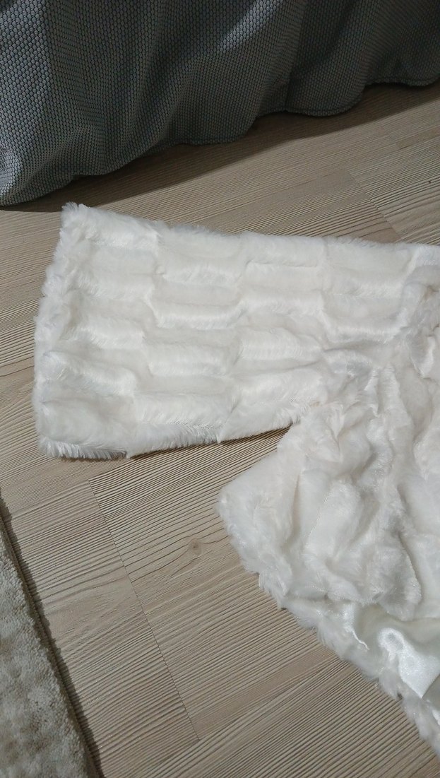 Kız Çocuk Beyaz Kürk Detaylı Bolero - Görsel 2