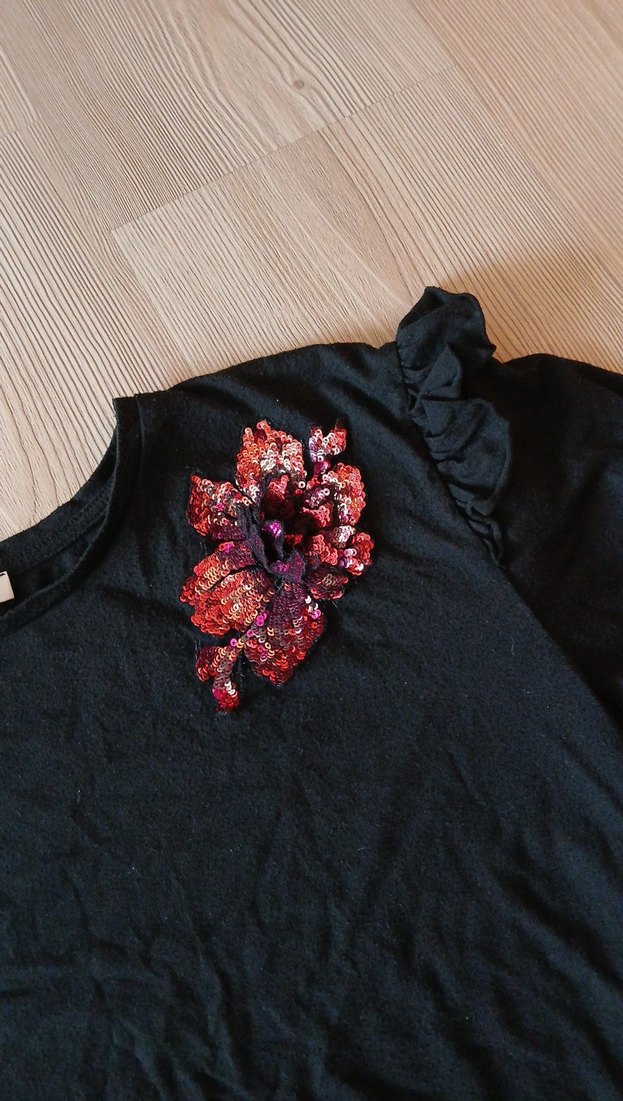 Kız Çocuk Siyah Kısa Kollu Fırfırlı Tişört - Görsel 2