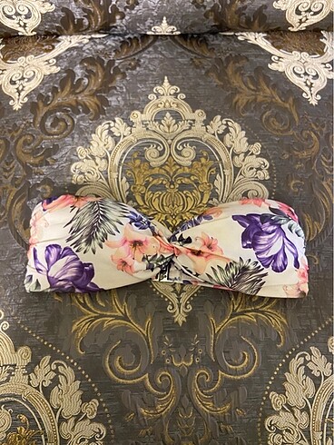 H&M bikini üstü