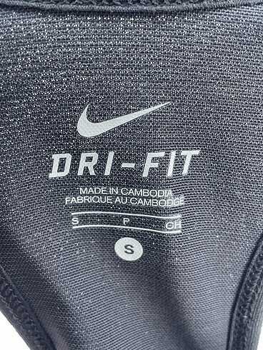 s Beden çeşitli Renk Nike Bluz %70 İndirimli.