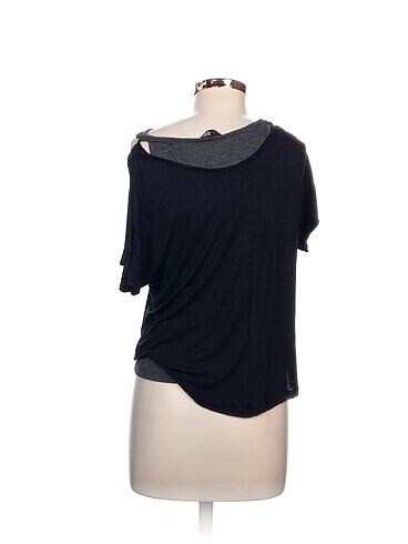 universal Beden Penti T-shirt %70 İndirimli.