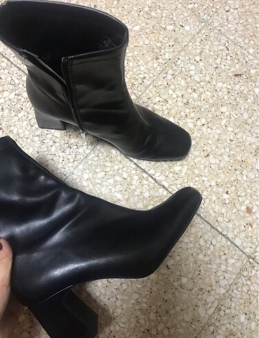 38 Beden siyah Renk Bershka bot