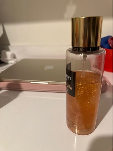 Beden Renk Victoria's Secret Bare Vanilla Shimmer Body Mist