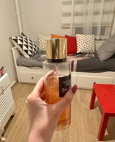Beden Victoria's Secret Bare Vanilla Shimmer Body Mist