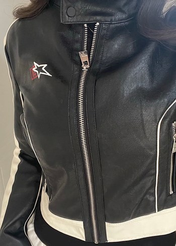 xs Beden siyah Renk Bershka yarışçı deri ceket