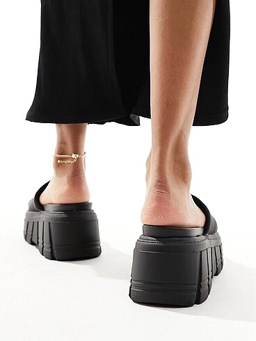 38 Beden siyah Renk Stradivarius Kalın Taban Platform Siyah Terlik