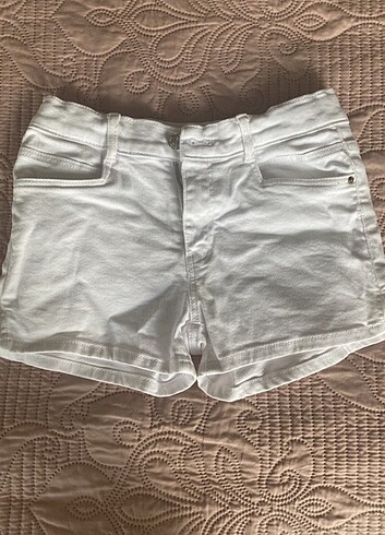 Zara kız çocuk beyaz şort