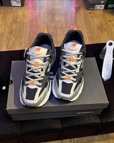 42 Beden gri Renk New Balance 530 Gri-Oranj No 42 (İthal)