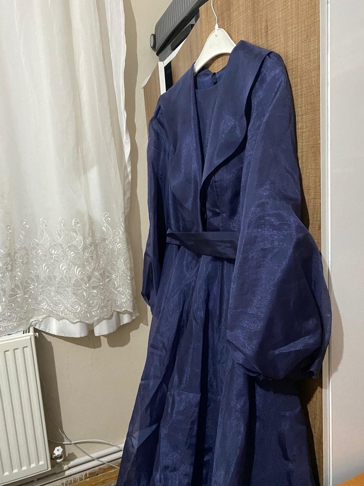Uzun lacivert, Dökümlü Tesettür Abiye Elbise - Görsel 3