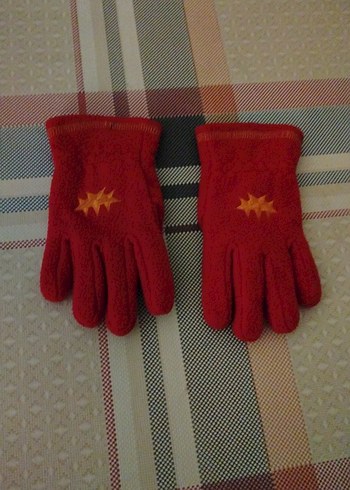 Nakışlı Kırmızı Erkek Eldivenleri 5 yaş - Görsel 2