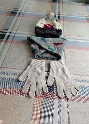 Gri Erkek Çocuk Triko Eldiven şapka boyunuk 3patçafiyatı 5x6 yaş - Görsel 2