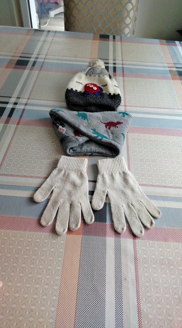 Gri Erkek Çocuk Triko Eldiven şapka boyunuk 3patçafiyatı 5x6 yaş - Görsel 3