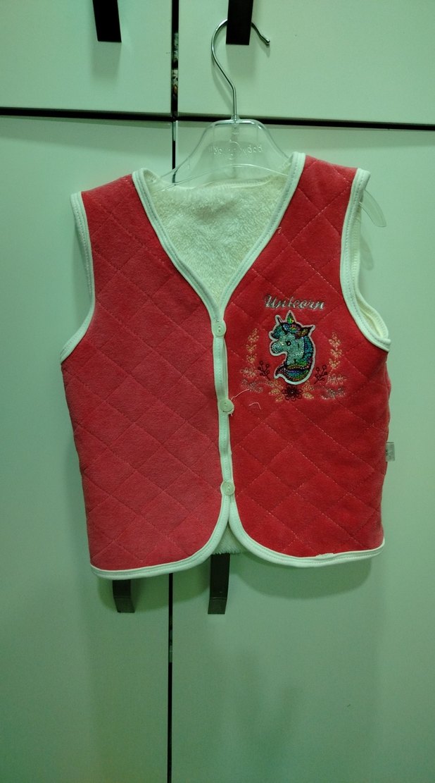 Kız Çocuk Düğmeli Kırmızı Yelek - Görsel 2