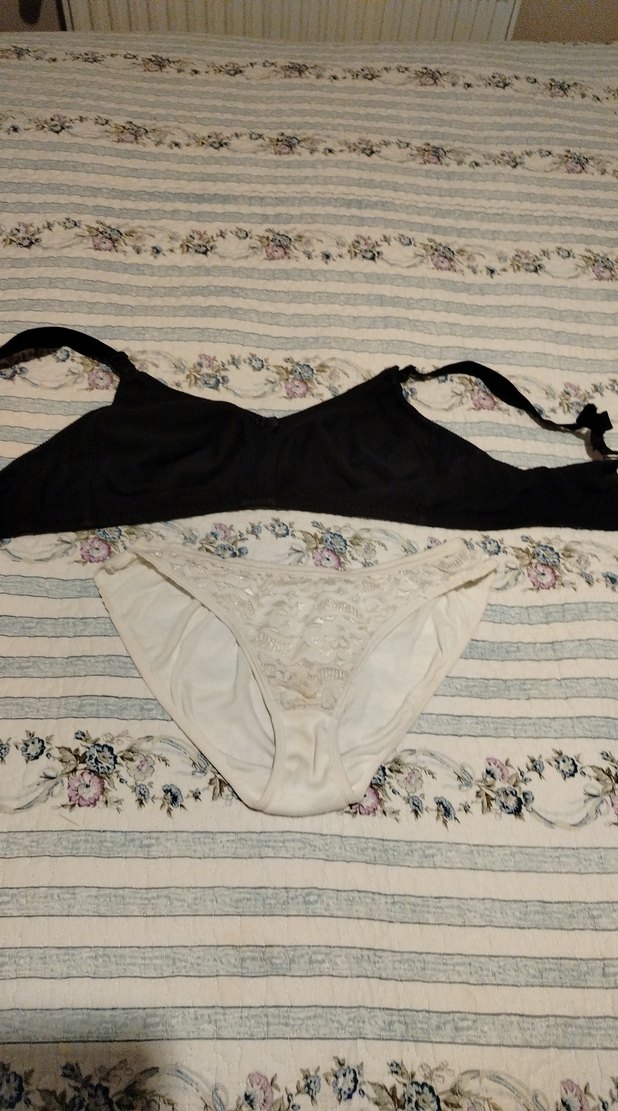 Vintage Goth Siyah Sütyen ve Beyaz Külot - Görsel 2